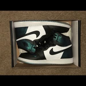 Jordan retro 1 size 6